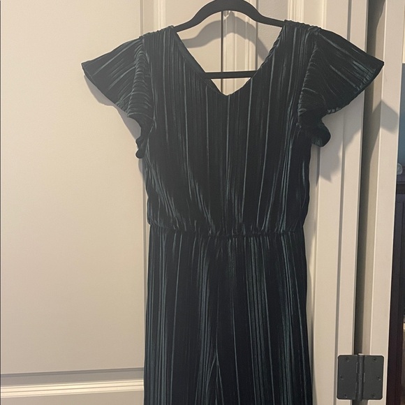 Elegant Emerald Green Velvet Romper - Picture 1 of 4